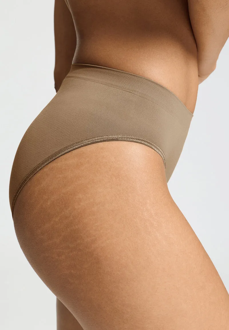 Touch Feeling Midi Briefs | suede camel 071812-072825