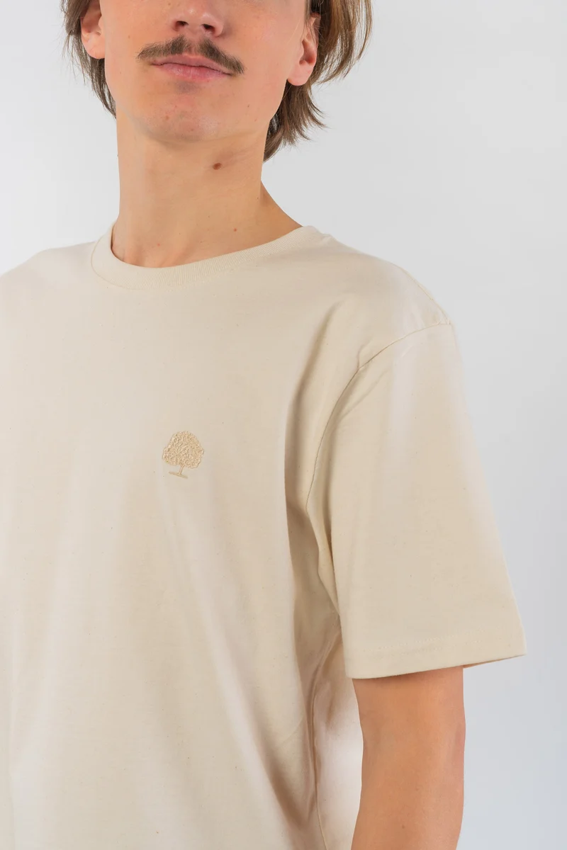 Heavy T-Shirt mit edler Stickerei aus Bio Baumwolle