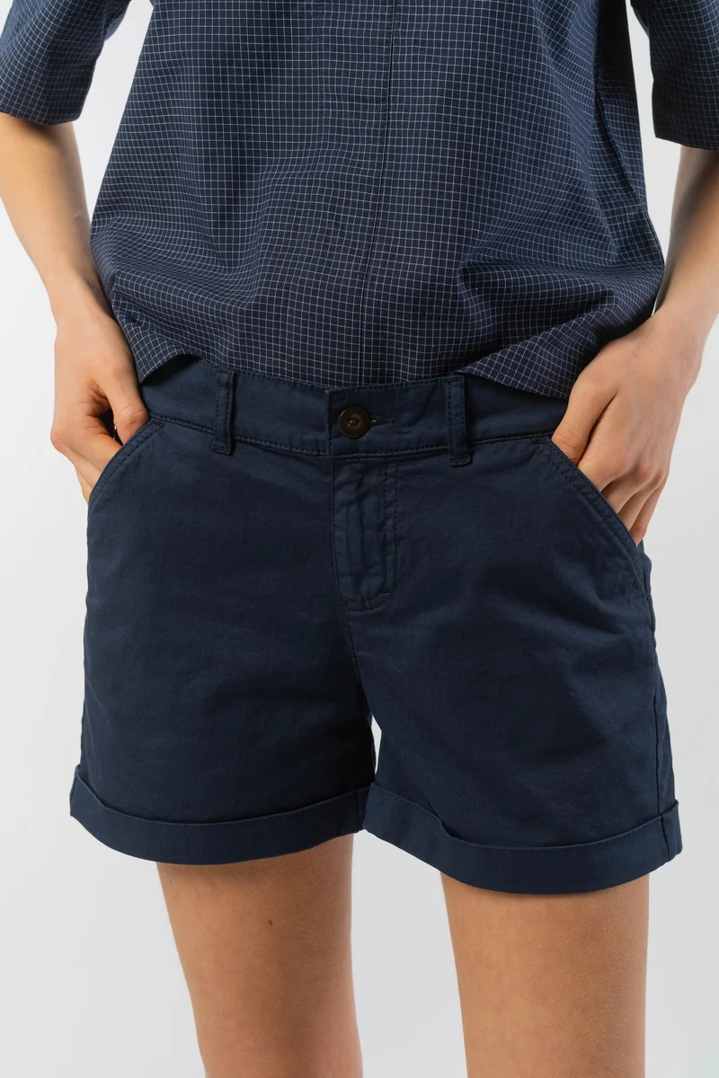 Micro-Chino Shorts aus Bio Baumwolle