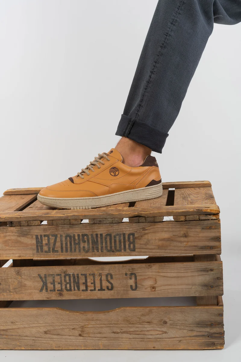 Caramel Schuhe aus recyceltem Polyester