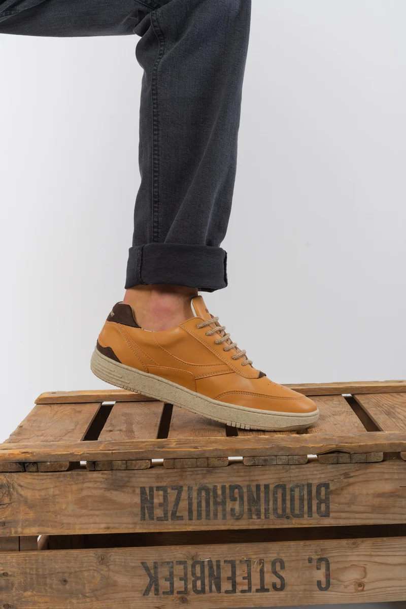 Caramel Schuhe aus recyceltem Polyester