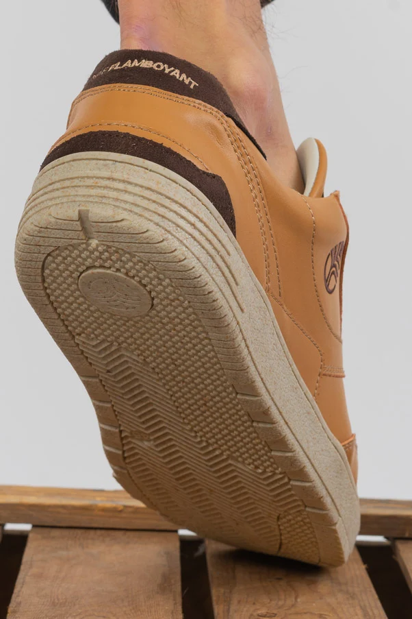 Caramel Schuhe aus recyceltem Polyester