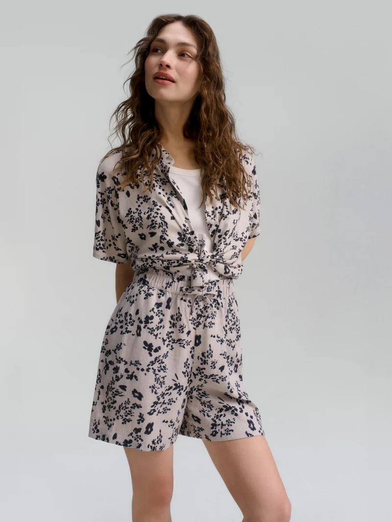 Loose Fit Shorts mit Leinenanteil