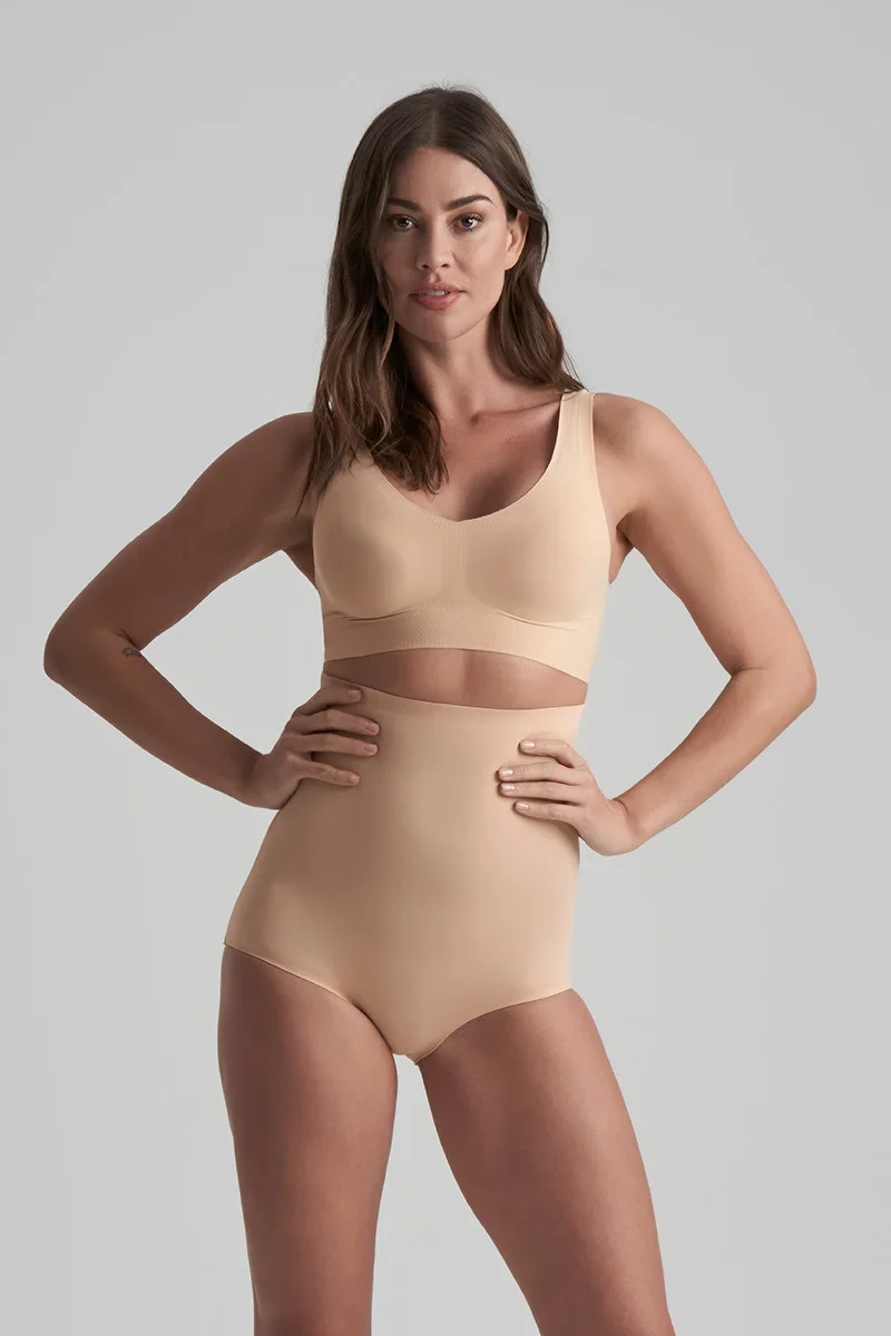 ByeBra – Unsichtbare Shapewear mit leichter Stützwirkung, unsichtbarer High-Waist-Slip, Beige