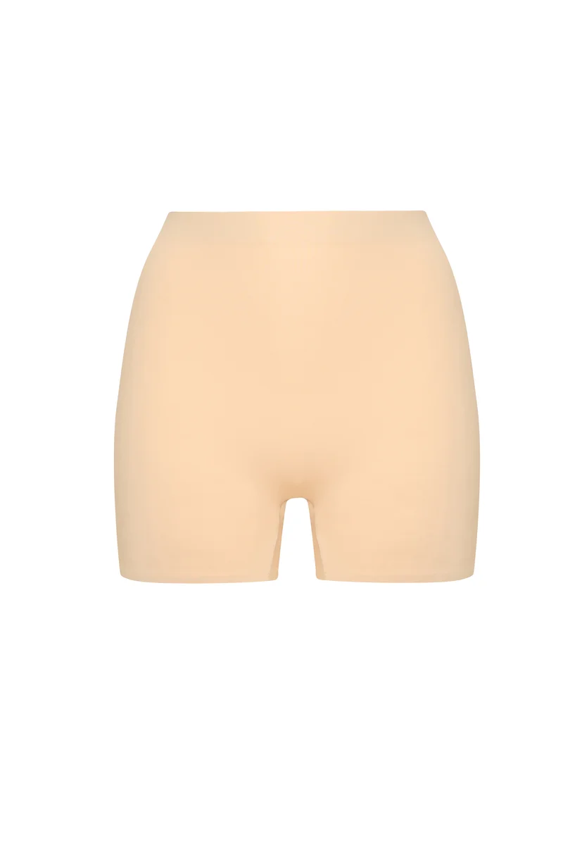 ByeBra – Unsichtbare Shapewear mit leichter Stützwirkung, mittelhoch geschnitten, beige