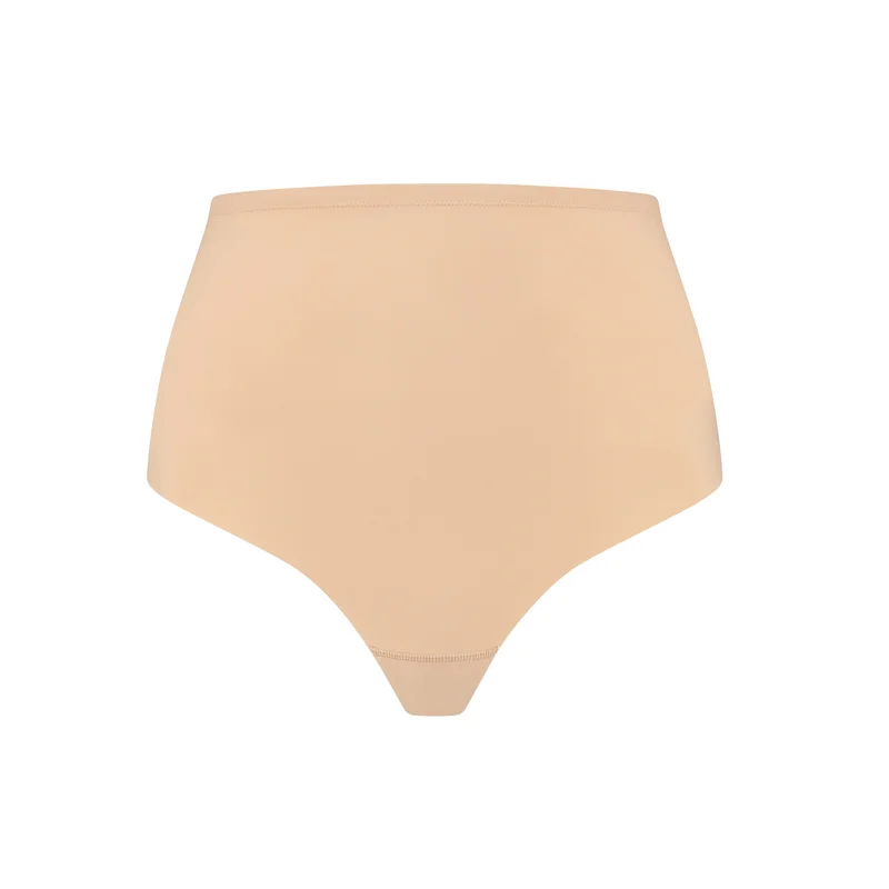 ByeBra – Formgebende Unterwäsche (Starker Halt) Formgebender String-Tanga mit mittelhoher Taille, Beige