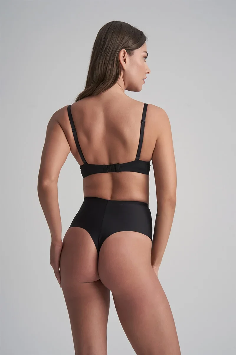 ByeBra – Formgebende Unterwäsche (Starker Halt) Formgebender String-Tanga mit mittelhoher Taille, Schwarz
