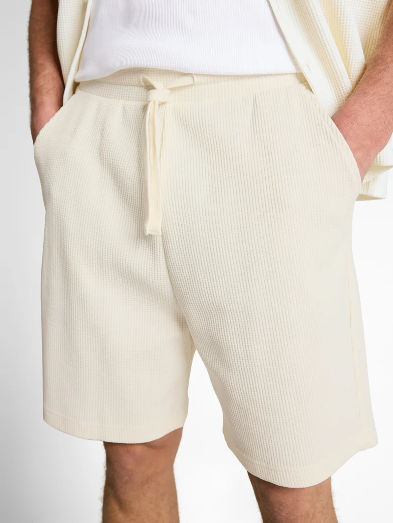 Relaxed Shorts mit Waffelstruktur