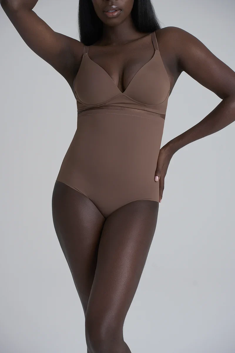 ByeBra – Formgebende Unterwäsche (Starker Halt) Formgebender High-Waist-Slip Kakao
