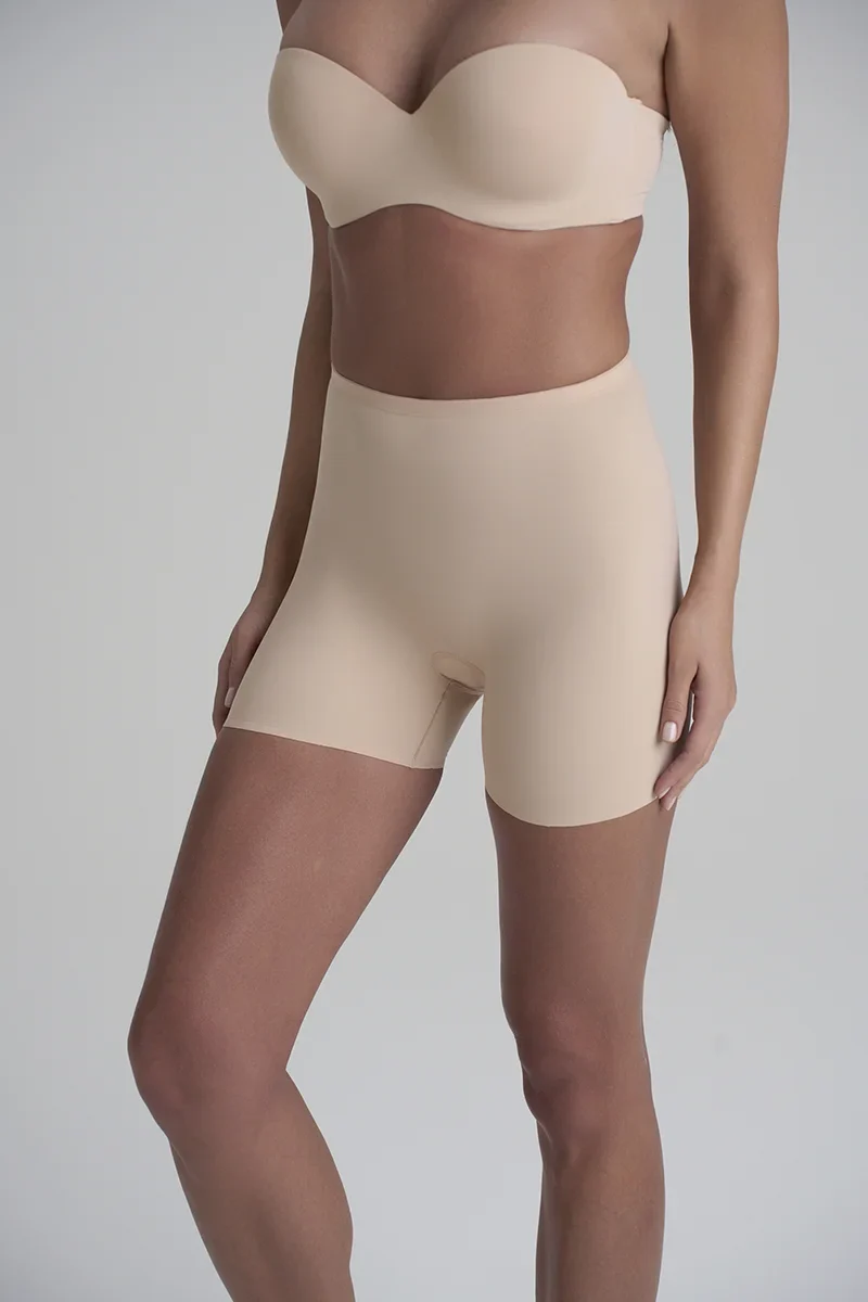 ByeBra – Formgebende Unterwäsche (Starker Halt) Formgebender Shorty mit mittelhoher Taille, Beige