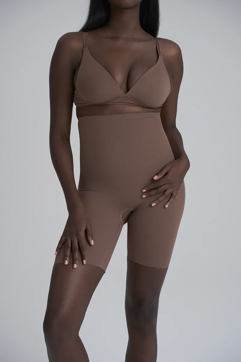 ByeBra – Formgebende Unterwäsche (Starker Halt) Formgebende High-Waist-Shorts in Kakao