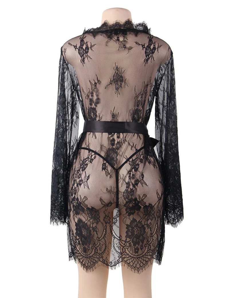 Schwarzes Babydoll aus Wimpernspitze – Weite Ärmel, Knopfleiste, Satinbund & String-Set