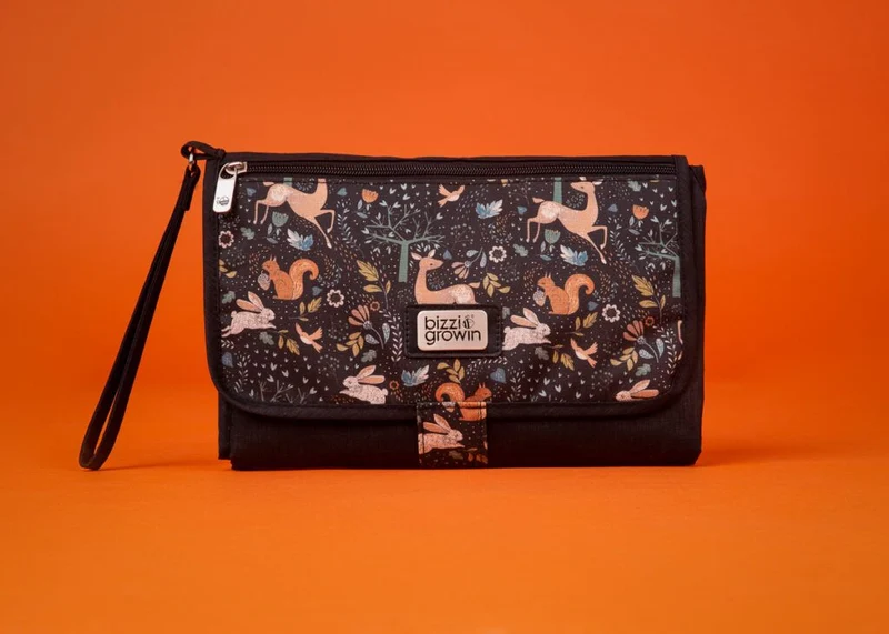 Bizzi Growin' Puzzle Clutch - Narnia