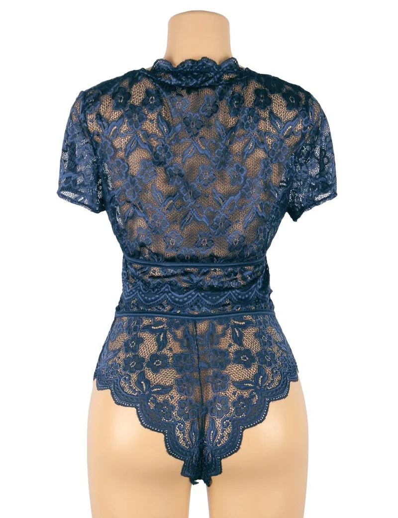 Denimblaues Set aus glänzendem Spitzen-BH und hochgeschnittenem Höschen – Crop-Top mit tiefem V-Ausschnitt