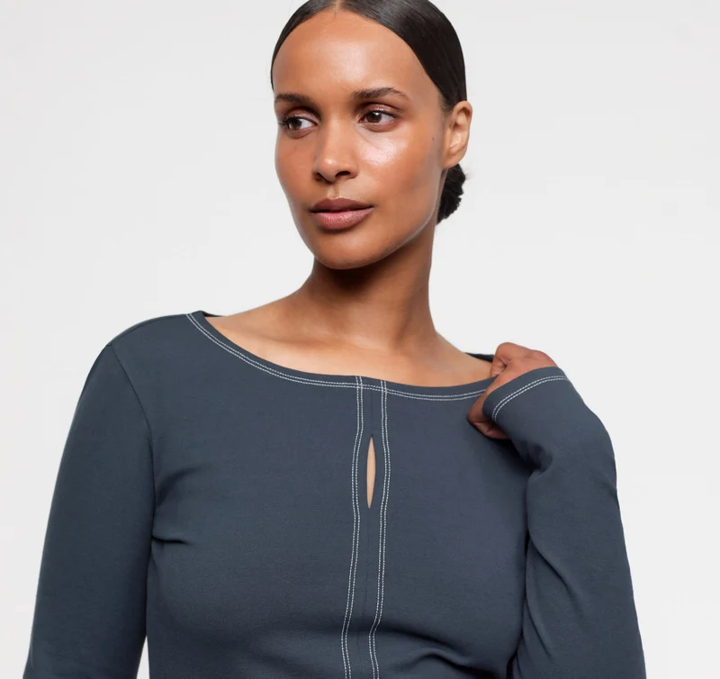 Core Cut-Out Long Sleeve