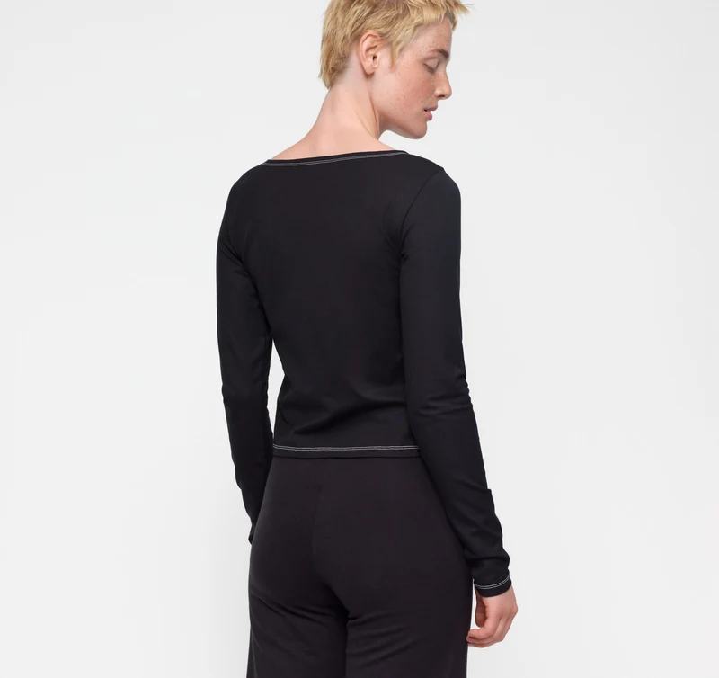 Core Cut-Out Long Sleeve