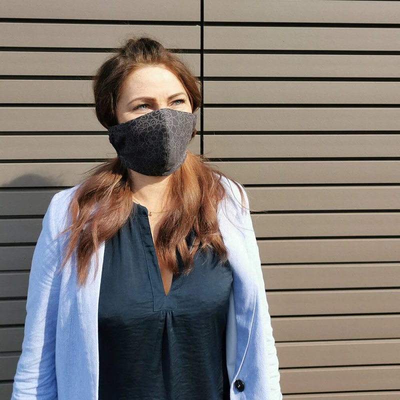 Fidella Gesichtsmaske – Mosaik/Mokkabraun mit Bindebändern