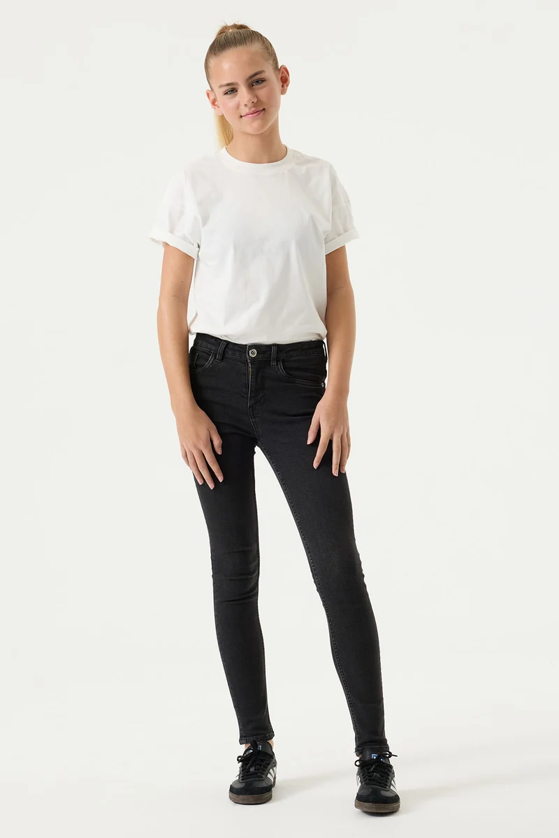 570 Rianna