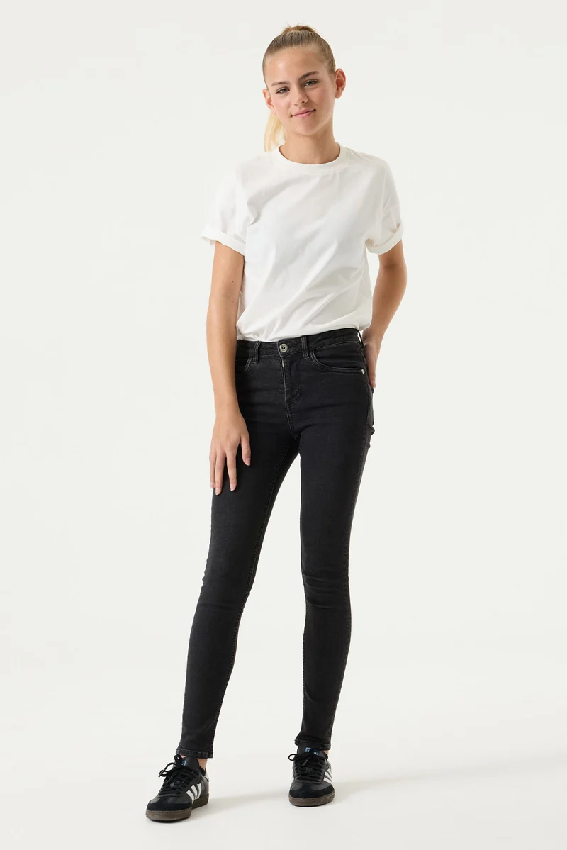 570 Rianna