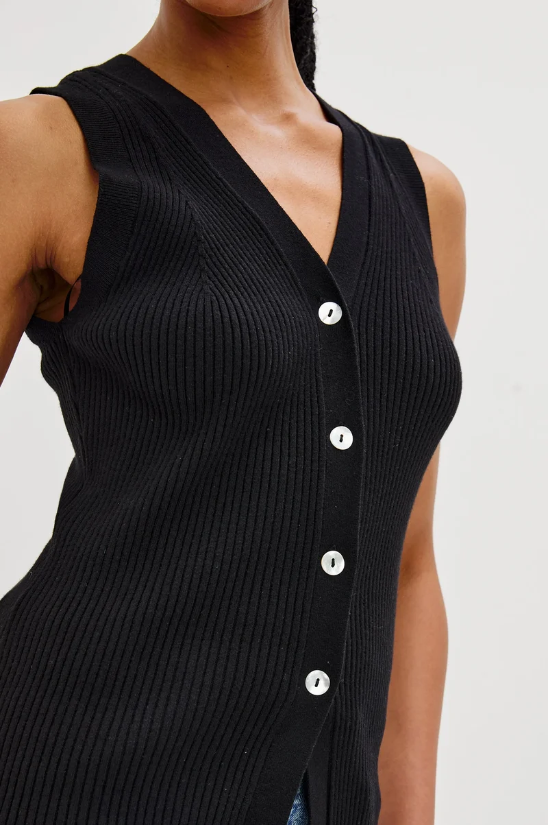 Tatia Vest Black