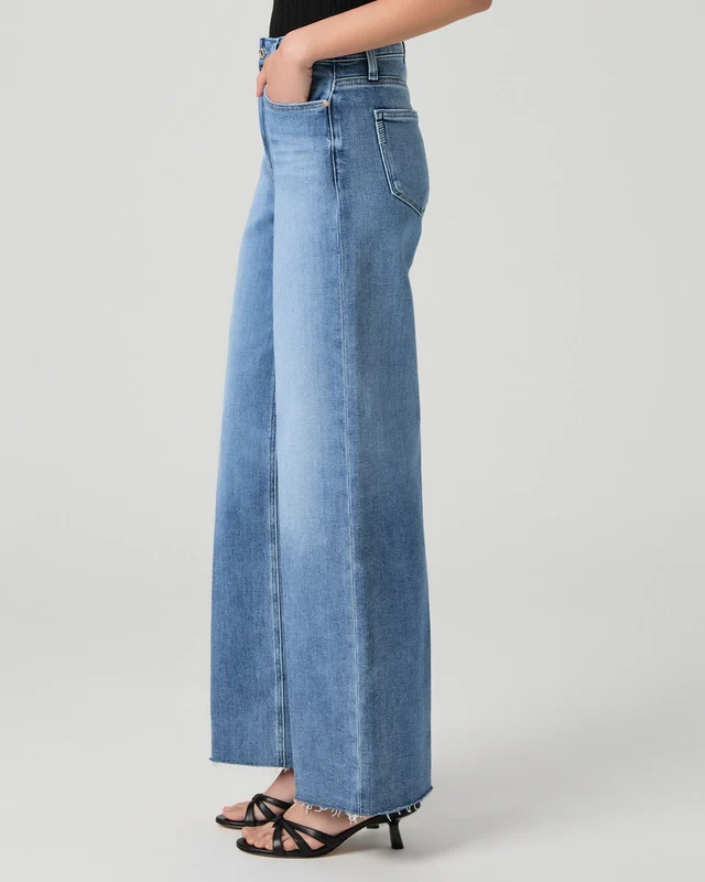 Anessa 31" Raw Hem Showtime