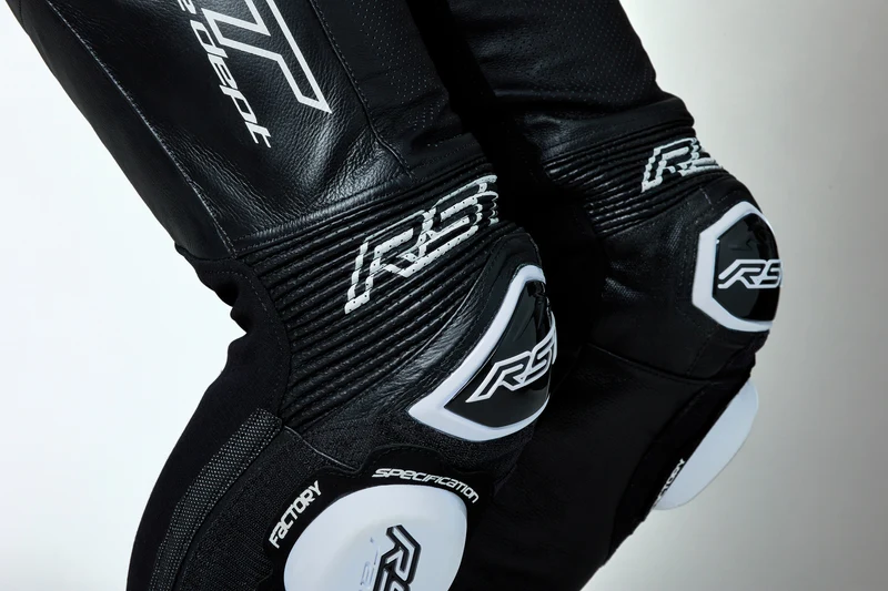 RST V4.1 Evo Kangaroo 1-Teiler Lederkombi mit Airbag-System Schwarz