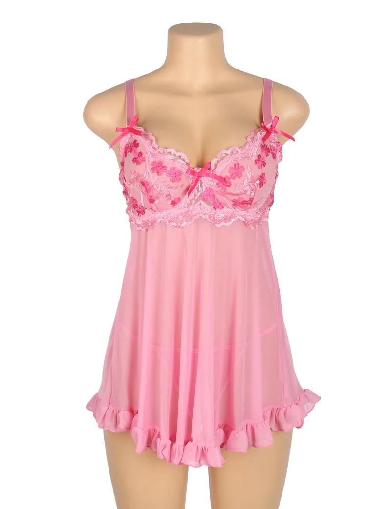 Rosa Babydoll aus Netzstoff mit 3D-Blumenstickerei, Schleifenverzierung, Rüschensaum, formgebendem Oberteil und passendem Höschen.