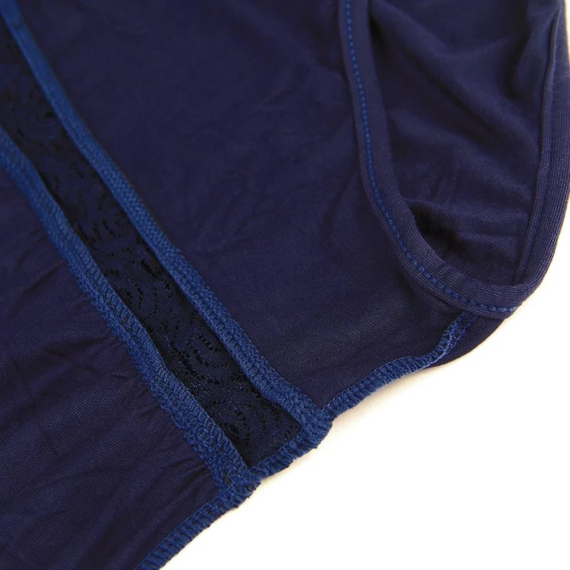 Nachthemd und String-Set aus Modal mit tiefem V-Ausschnitt und Spitzenbesatz