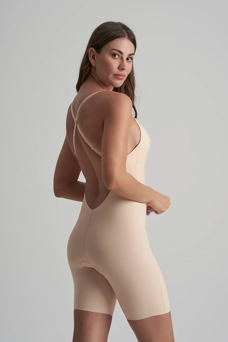ByeBra – Shapewear mit tiefem Rückenausschnitt (leichte Stütze), kurzer, beigefarbener Body mit tiefem Rückenausschnitt