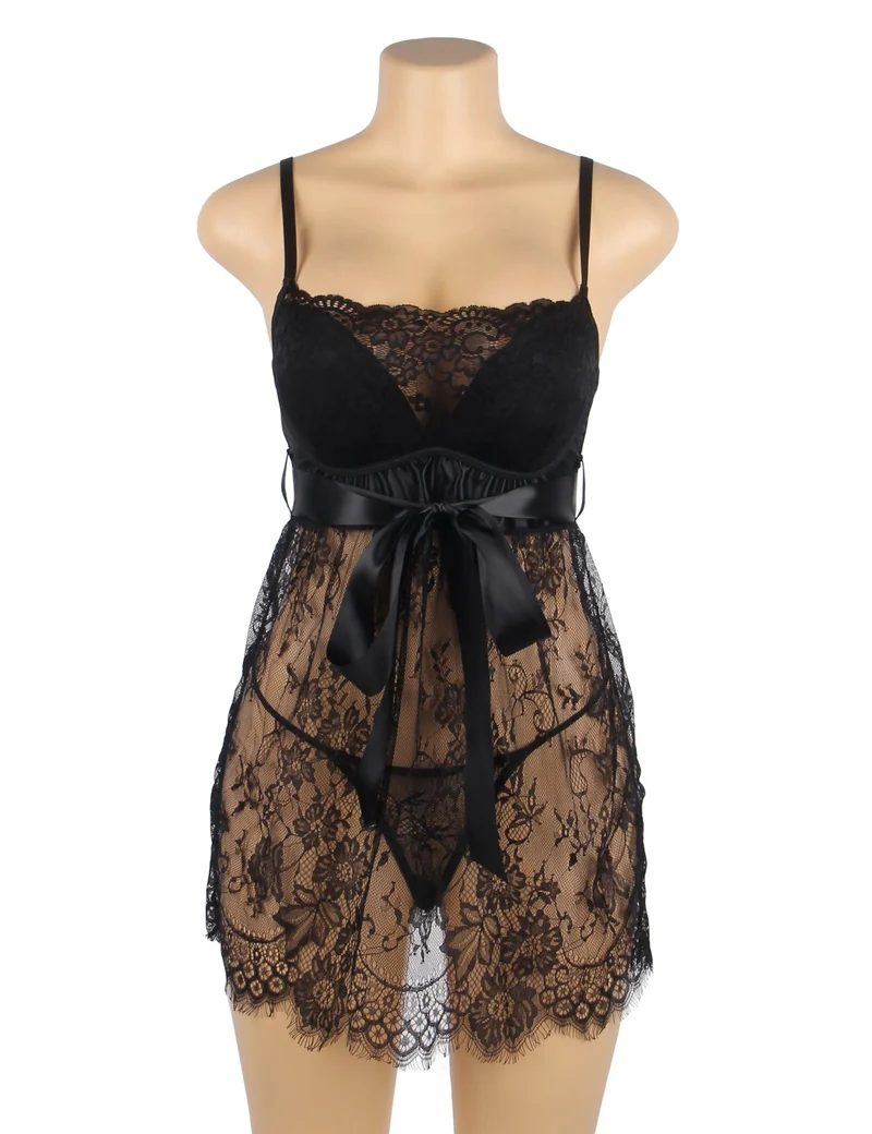 Schwarzes Babydoll aus Wimpernspitze mit gepolsterten Cups, Wellensaum, Schleife unter der Brust und T-Rücken-Set