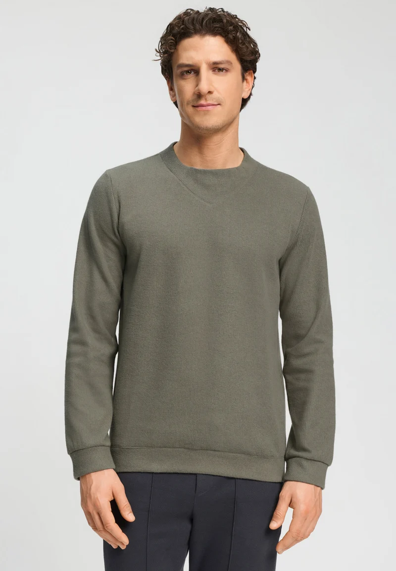 Travelwear Pullover | smokey olive 075927-072789