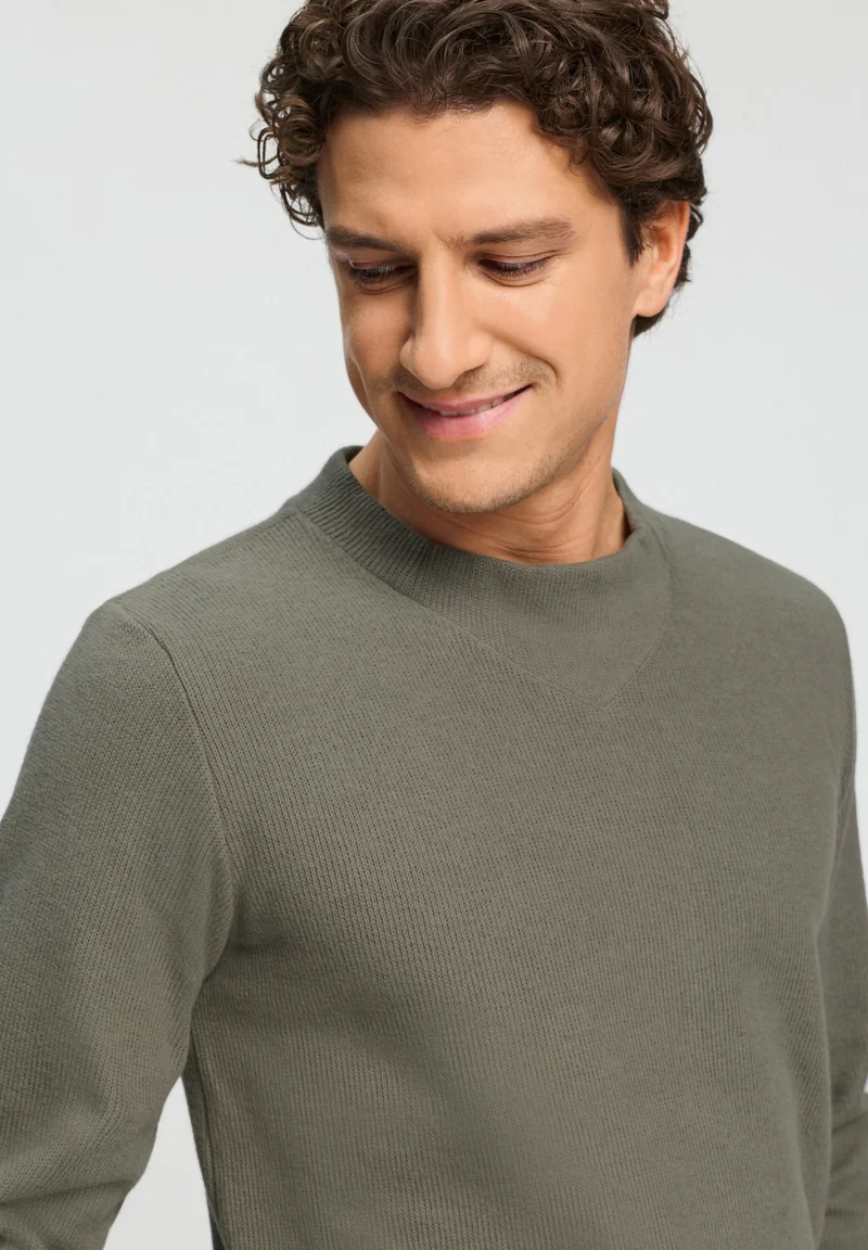 Travelwear Pullover | smokey olive 075927-072789