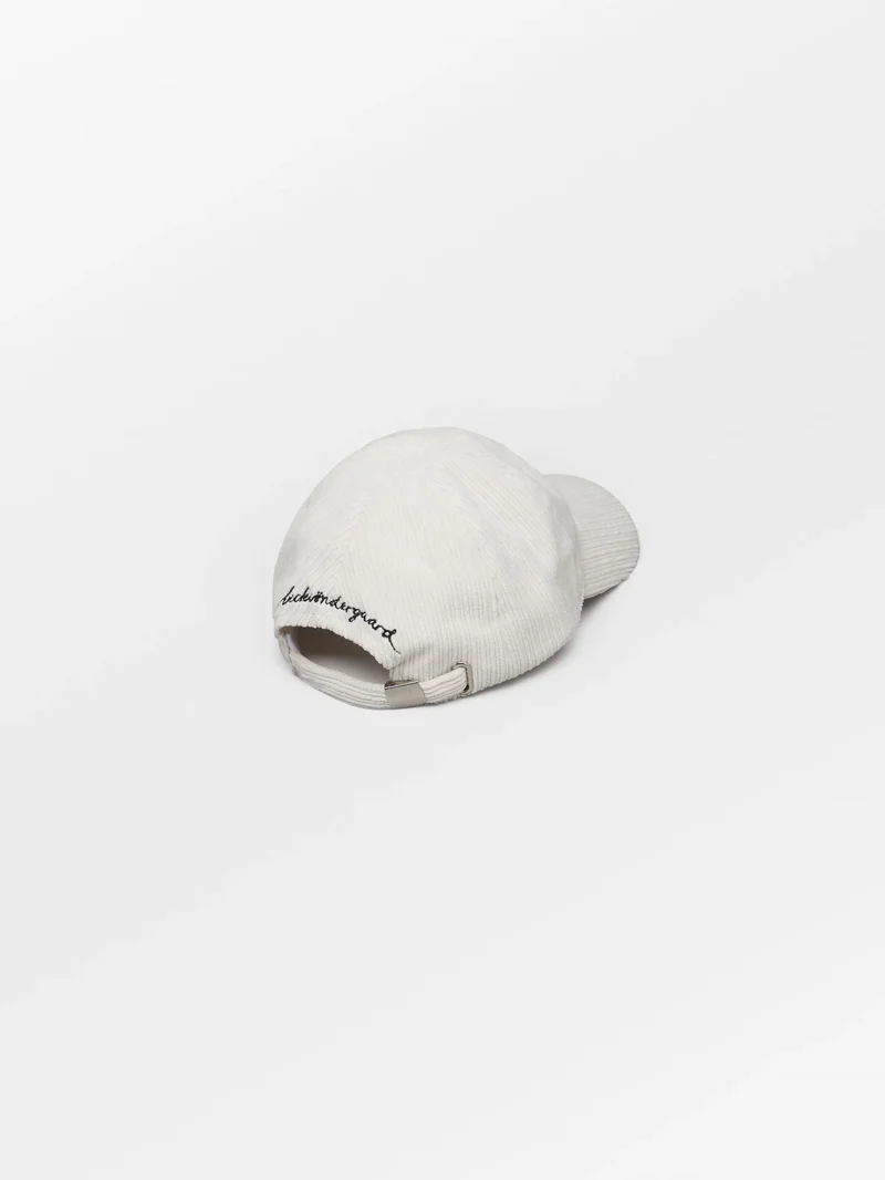 Malvi Cap Off White