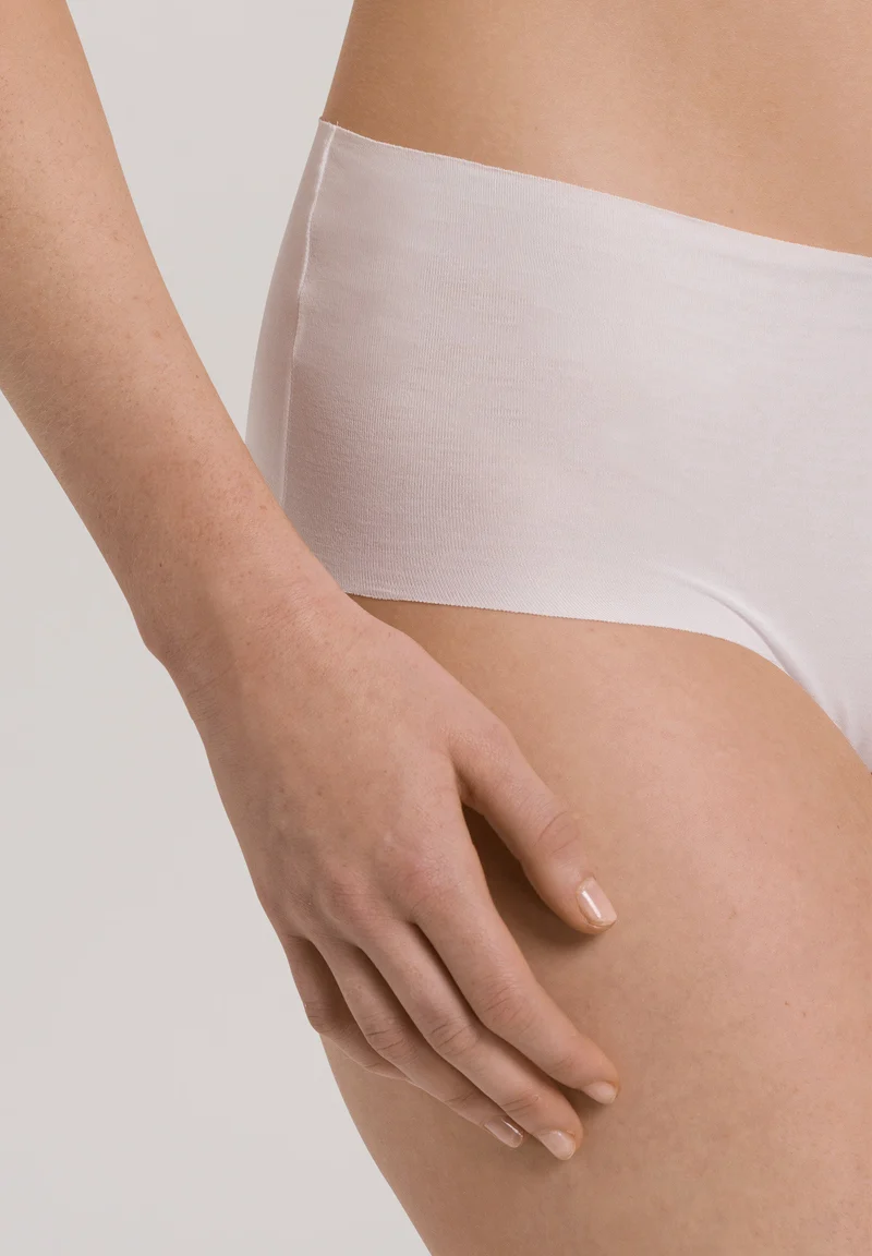 Invisible Cotton Maxi Briefs | white 079153-070101