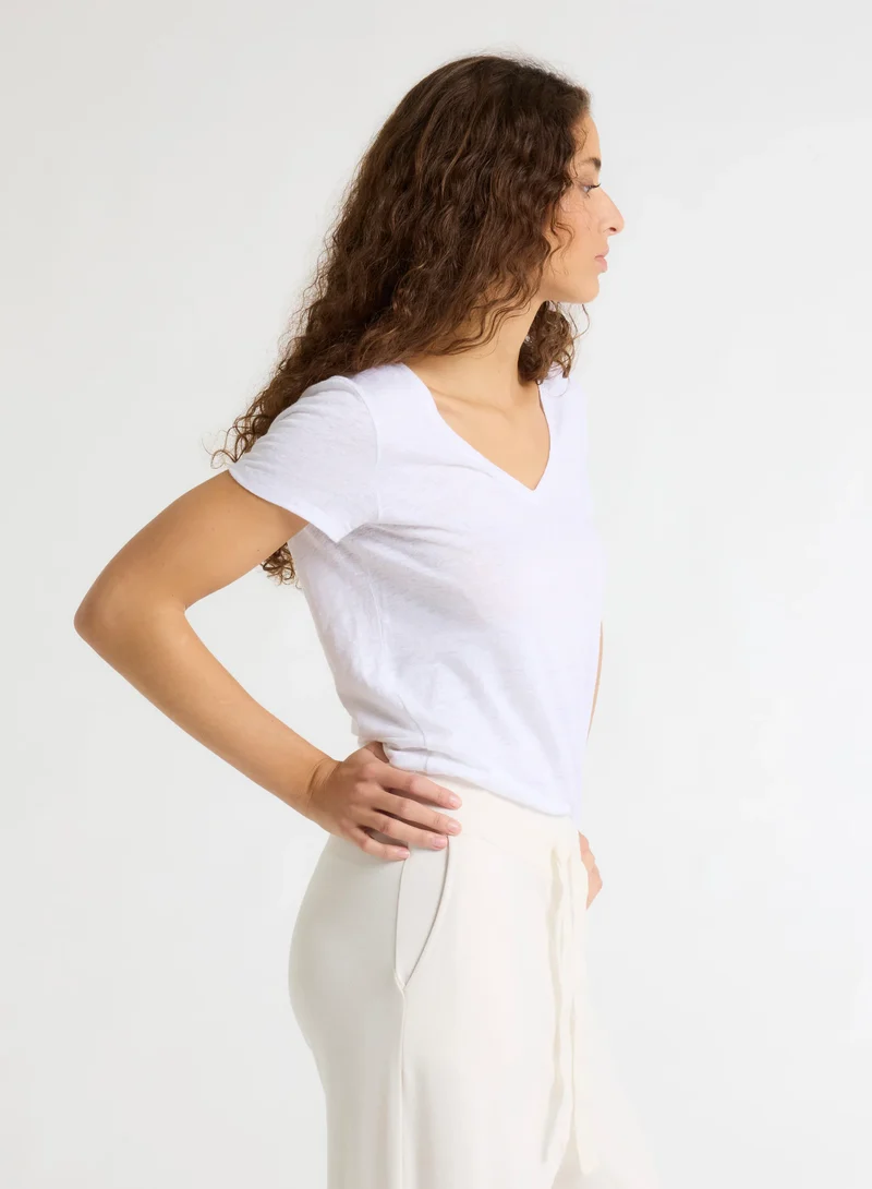 V-Neck Linen Tee White