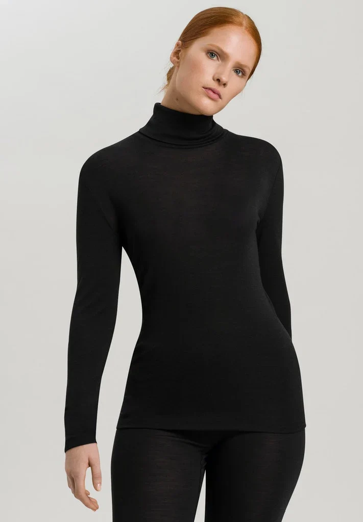 Woolen Silk Turtle Neck Long Sleeved Top Black