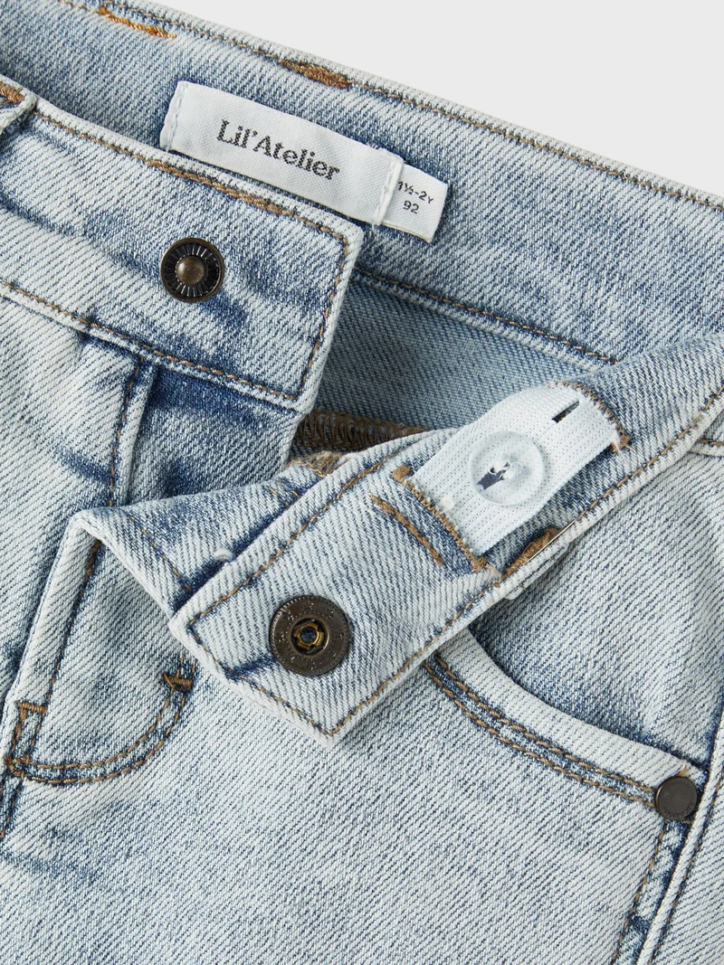 Lil' Atelier Jeans – Bootcut-Passform – Hellblauer Denim