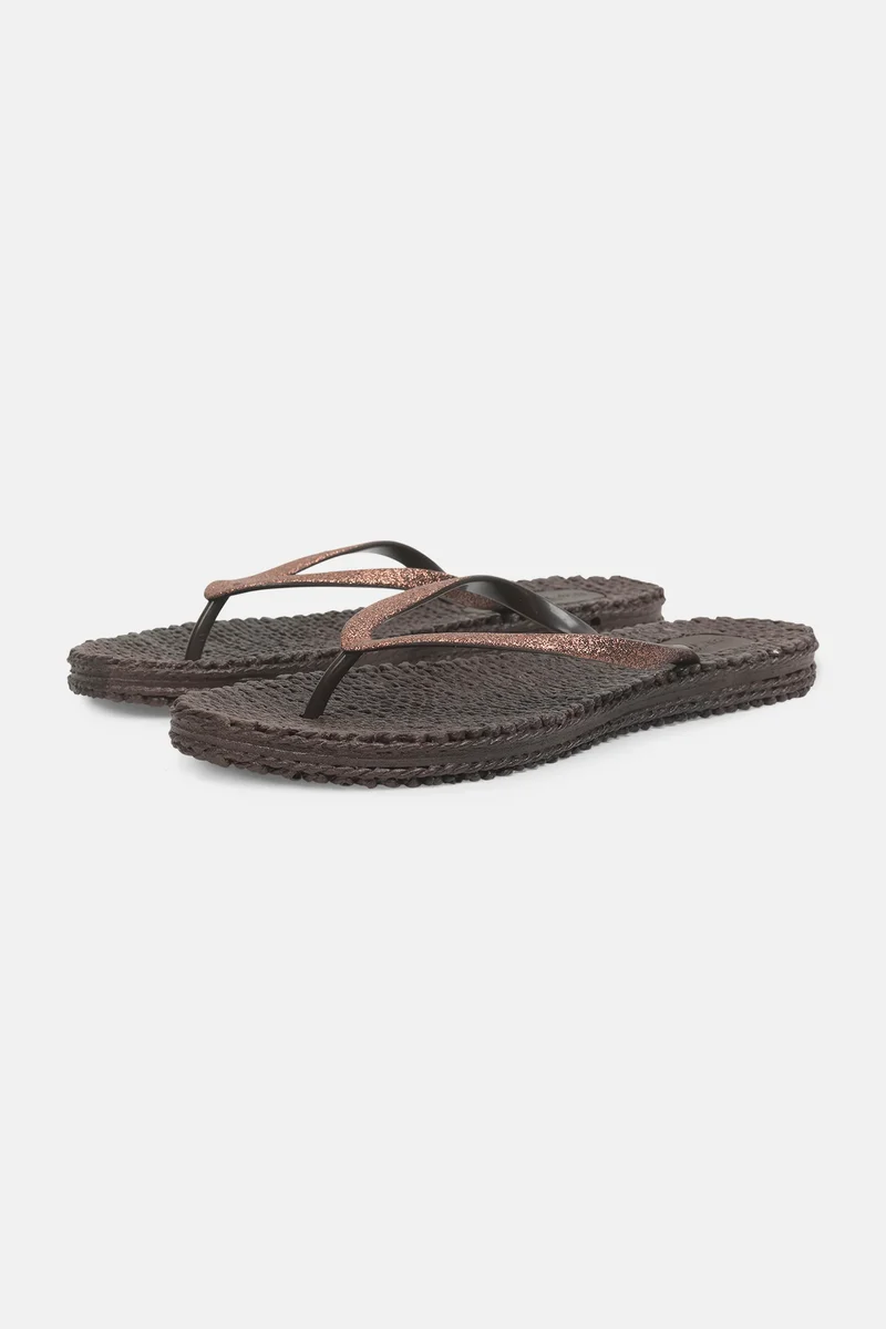 Flip Flops with Glitter Prune