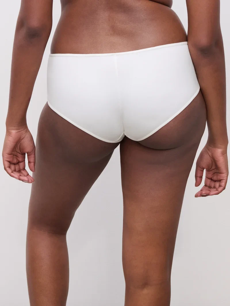 Chantelle – Floral Touch Covering Shorty Milk