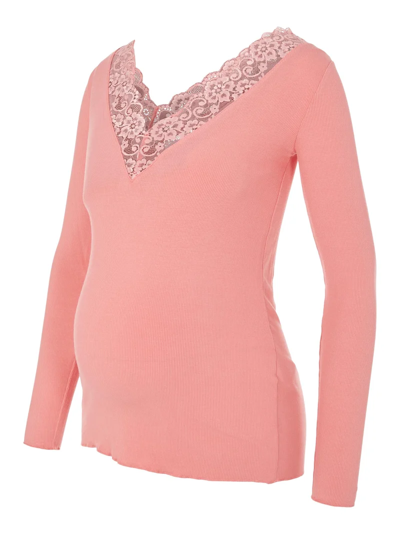 Mamalicious Blonde wartet auf ihr Oberteil - Trina - Dusty Rose