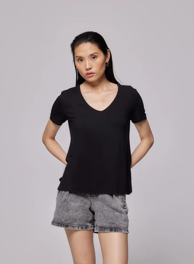 Soft Touch V Neck Black