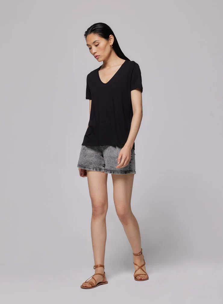 Soft Touch V Neck Black
