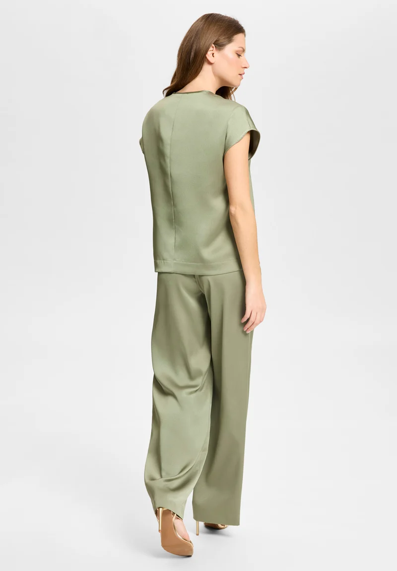 Hose aus Satin mit geradem Bein