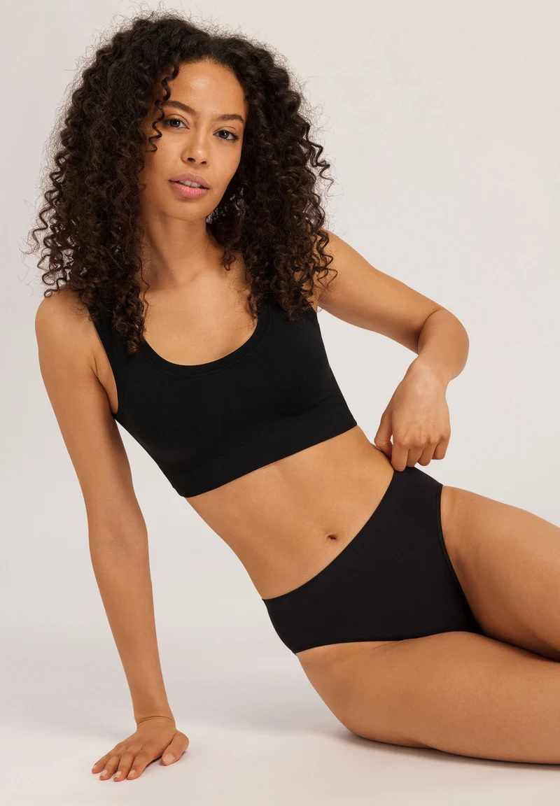 Touch Feeling Padded Crop Top | black 071806-070199