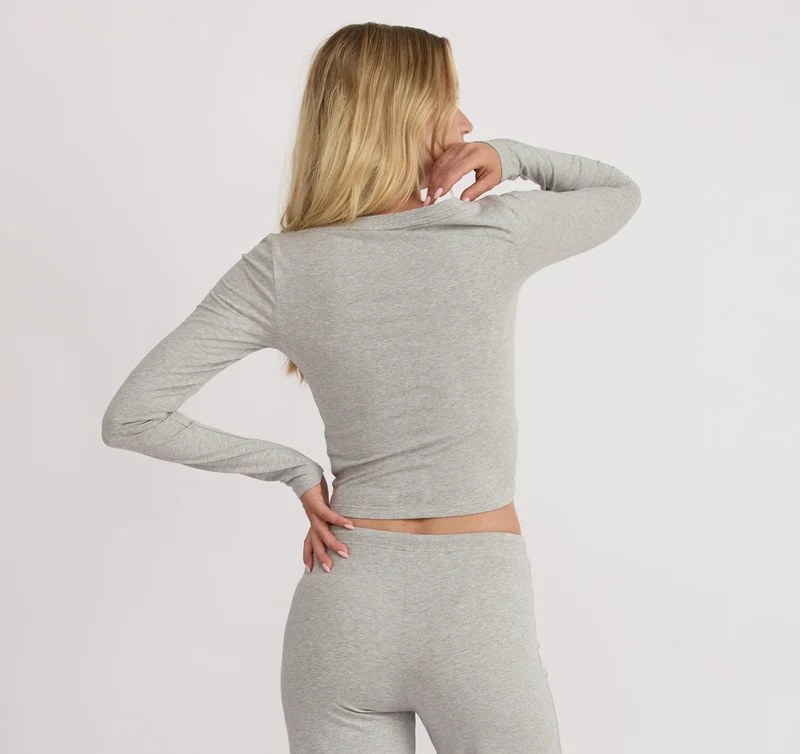 Everyday Scoop Neck Long Sleeve Tee