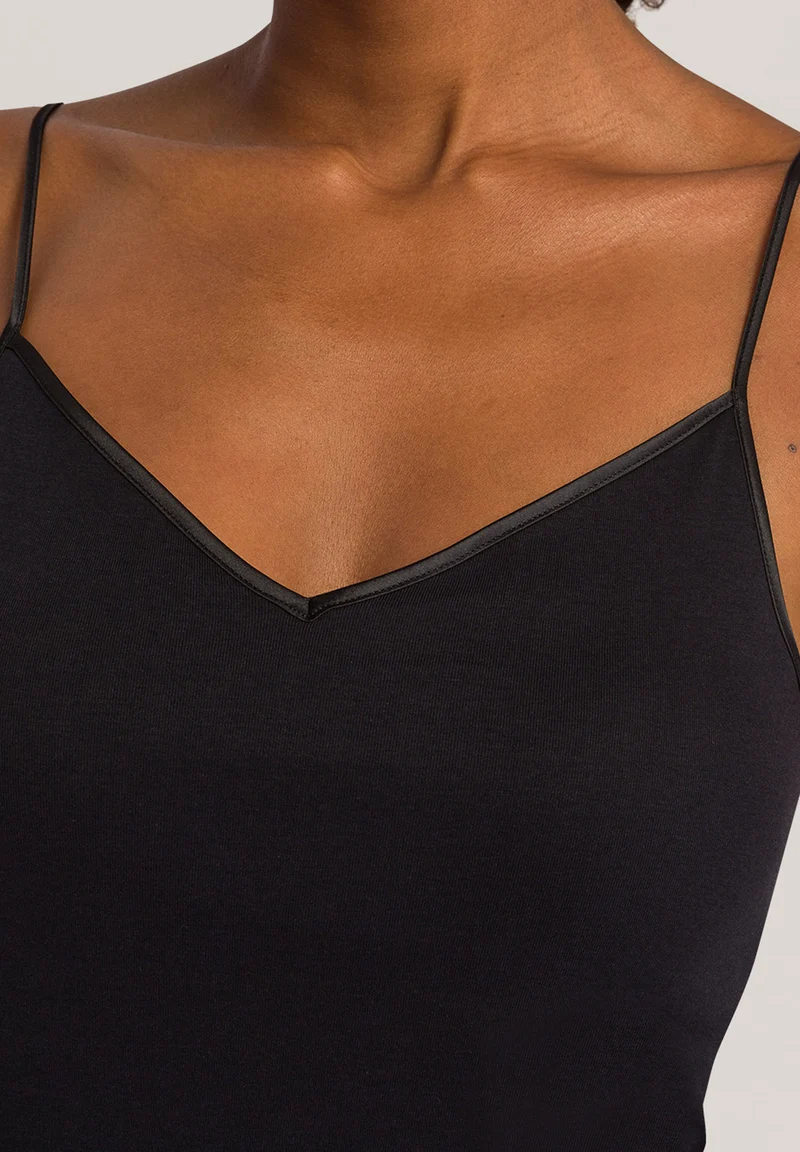 Cotton Seamless Padded Spaghetti Top | black 071605-070019