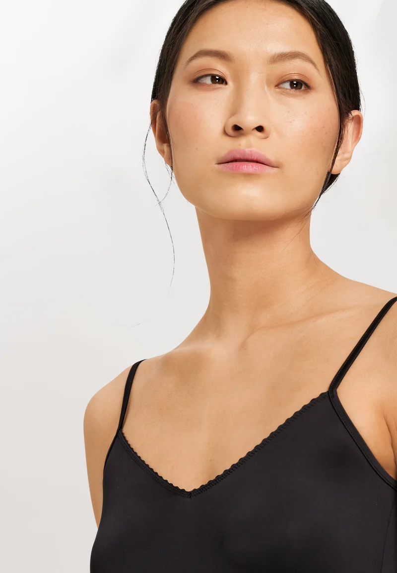 Satin Deluxe Spaghetti Top | black 071063-070019