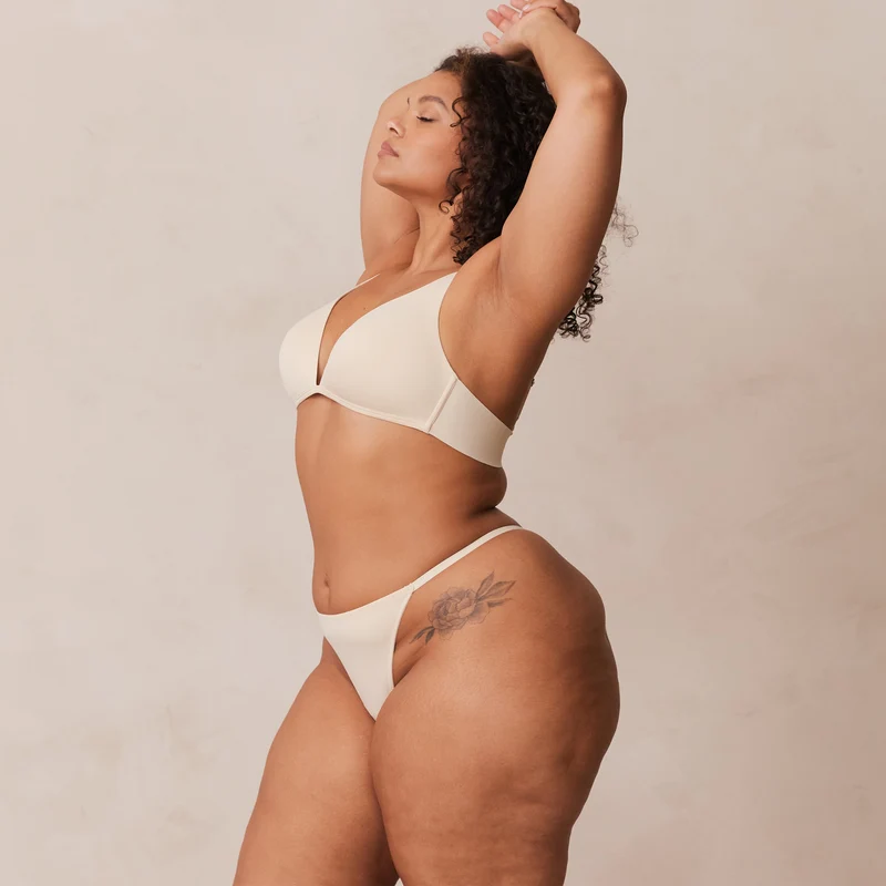 Light Non-Wired Plunge T-Shirt Bra - Latte