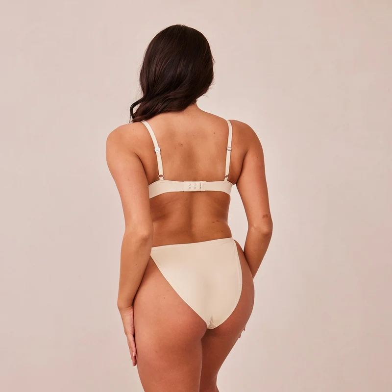 Light Non-Wired Plunge T-Shirt Bra - Latte