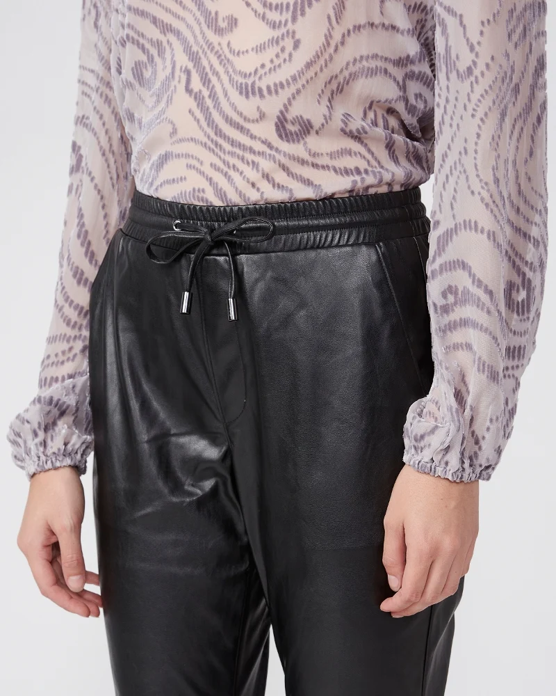 Viviette Jogger